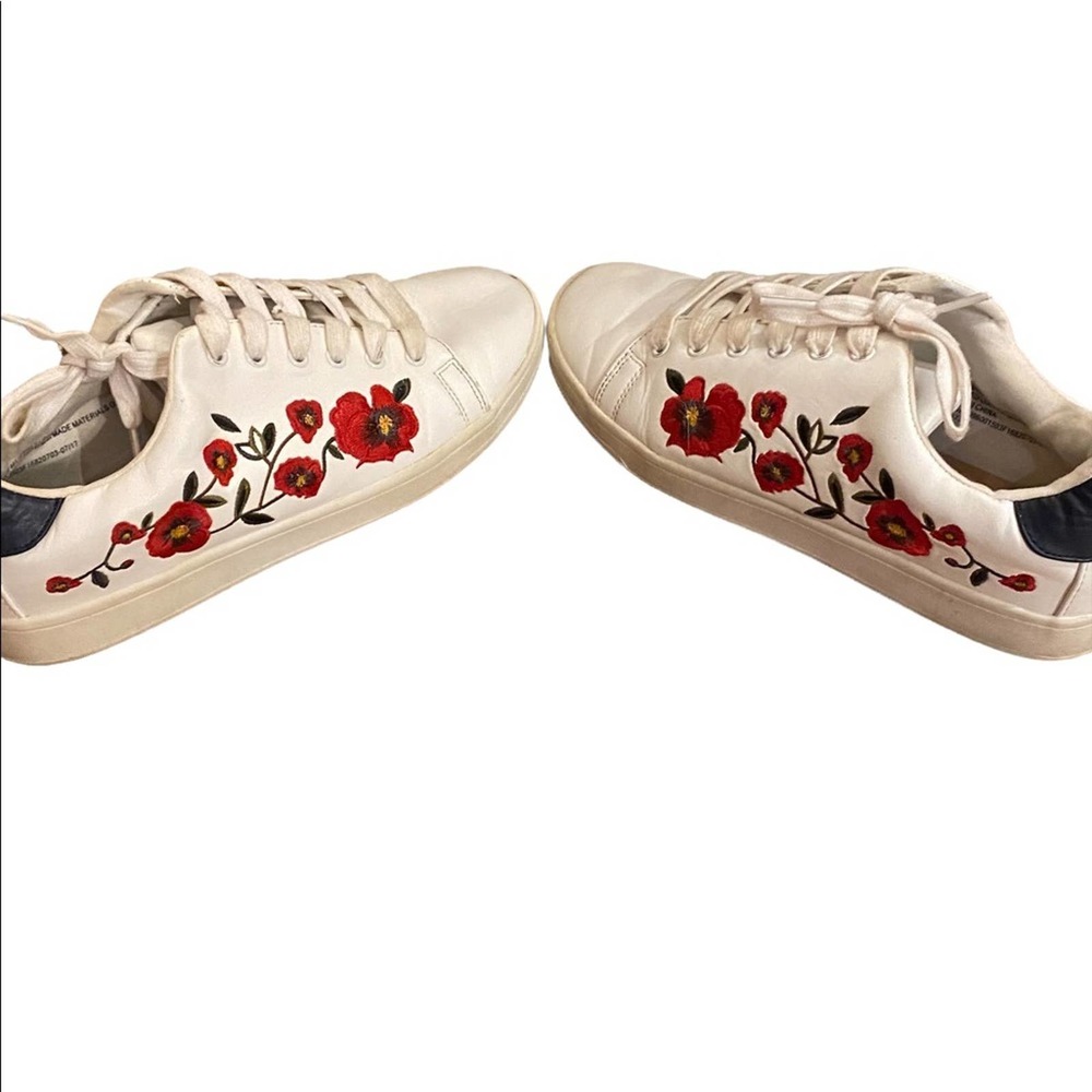 Target white sneakers with red floral embroidery on the sides - Ladies 9